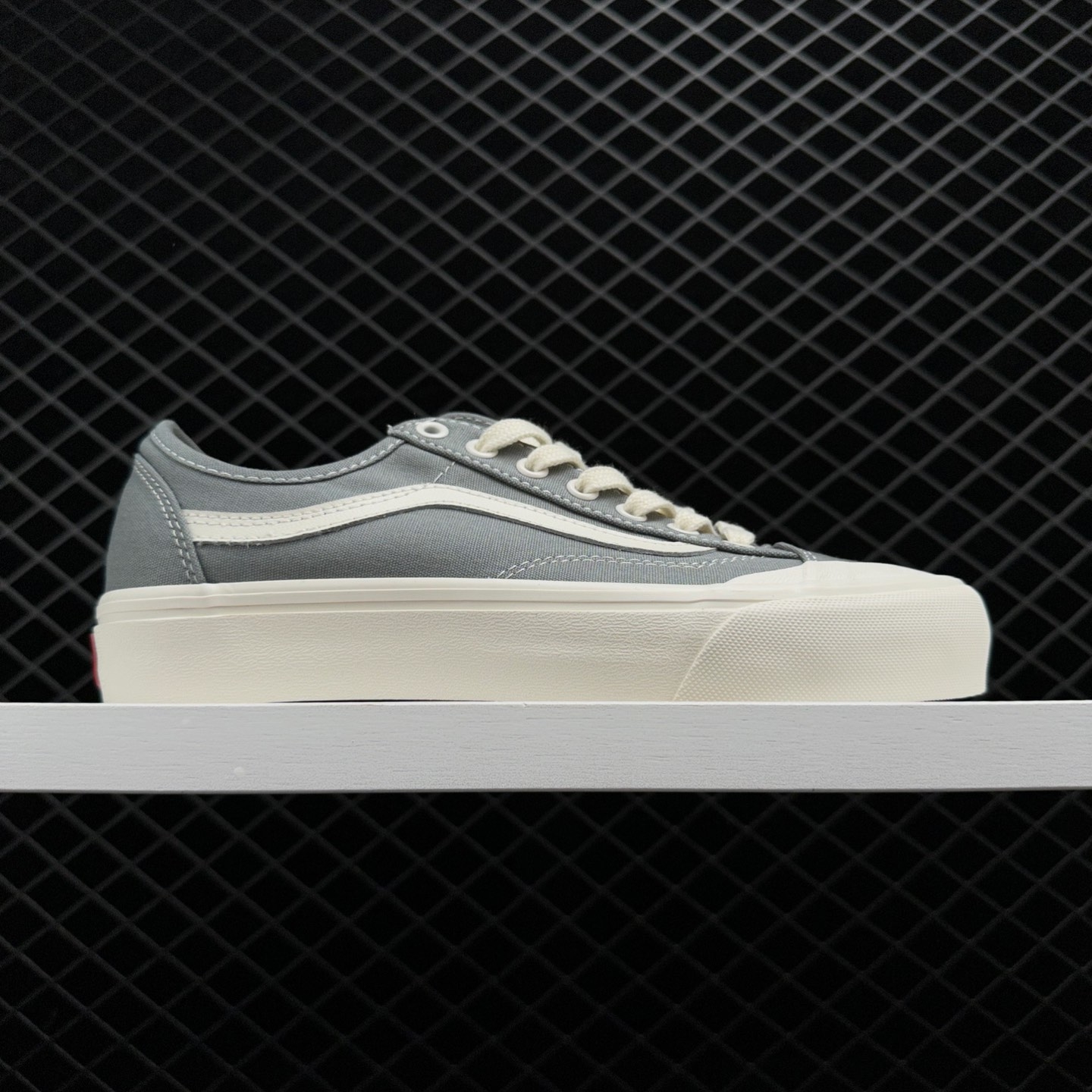 Vans OG Old Skool LX 'Pig Suede - Grey Dawn' VN0A4P3XUNY: Classic Style Meets Subtle Luxury