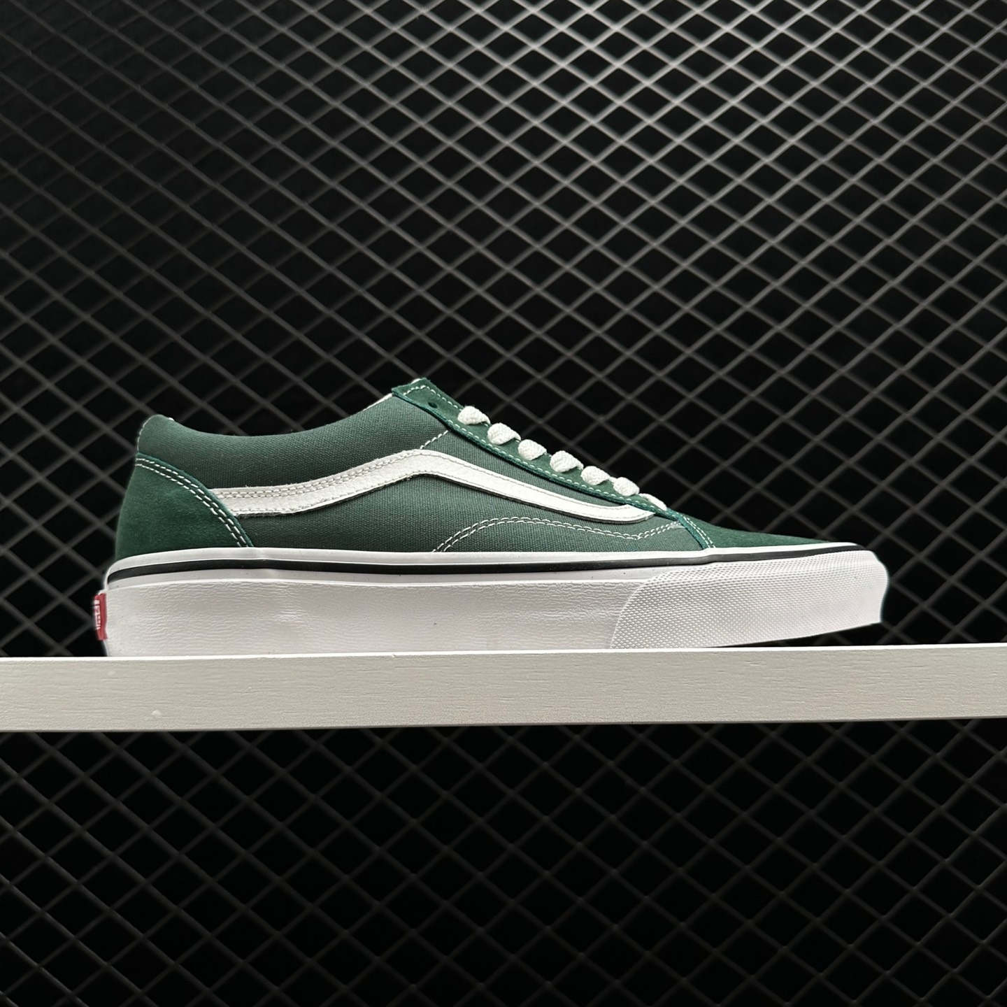 Vans Old Skool 'Color Theory - Duck Green' VN0A5KRSYQW - Stylish and Classic Sneakers